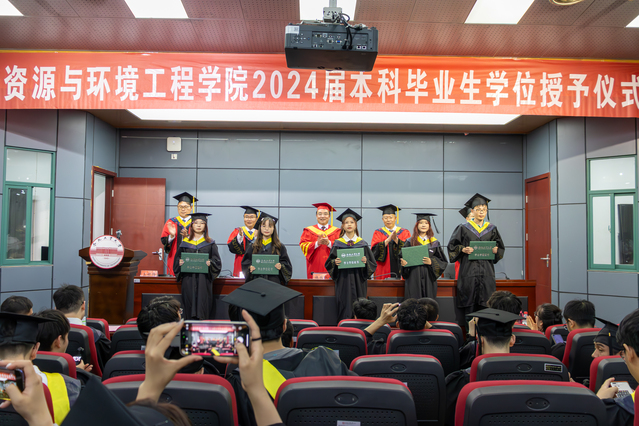 冰球突破mg正规官网(宣城校区)2024届本科毕业生学位授予仪式隆重举行
