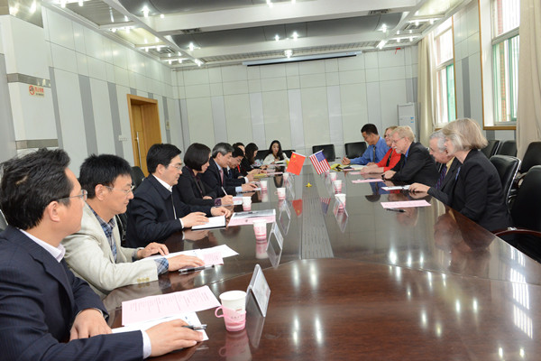 冰球官网与美国克拉克大学联合培养地理信息科学（GIS）专业学生项目取得新进展