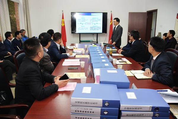 本科教学工作审核评估专家组成员到冰球官网考察