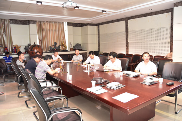 冰球官网召开暑期工作研讨会