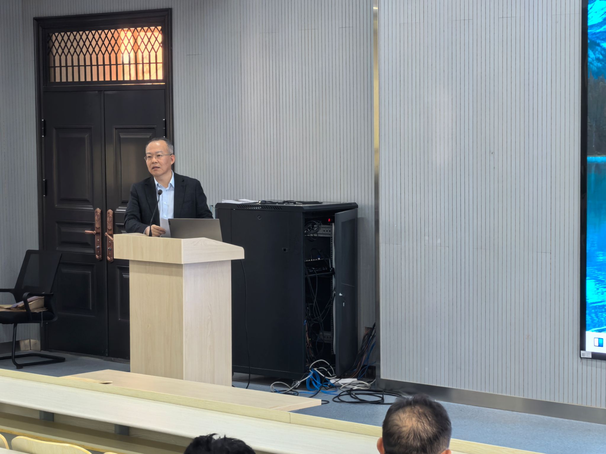 冰球突破mg正规官网召开年度工作冲刺动员大会