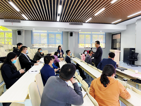 冰球突破mg正规官网举办科研项目和科学技术奖申报经验交流会