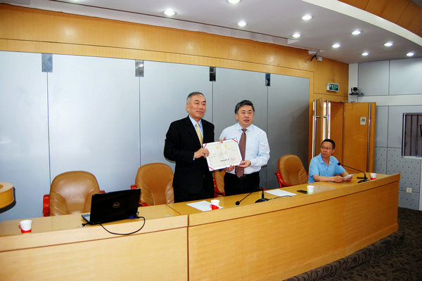 台湾成功大学李文智教授一行来冰球官网访学