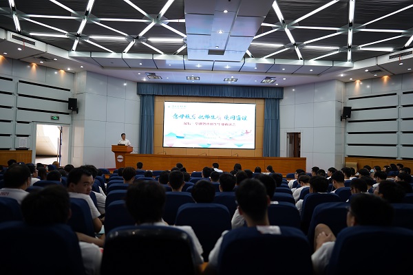 冰球突破mg正规官网举行“念母校恩 忆师生情 续同窗谊”最后一堂课暨本科生毕业欢送会
