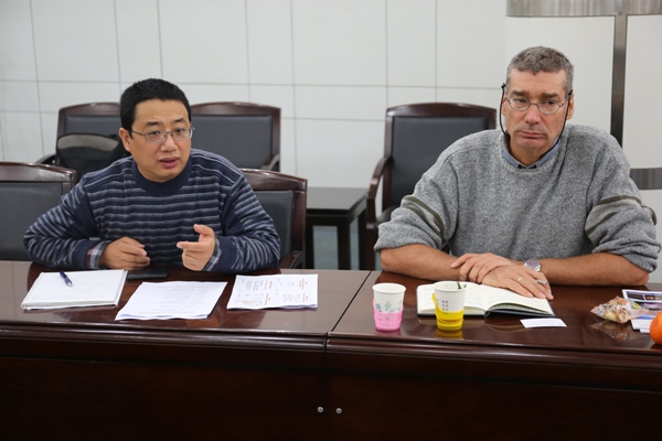 澳大利亚James Cook大学地球与环境科学学院院长来冰球官网洽谈合作事宜