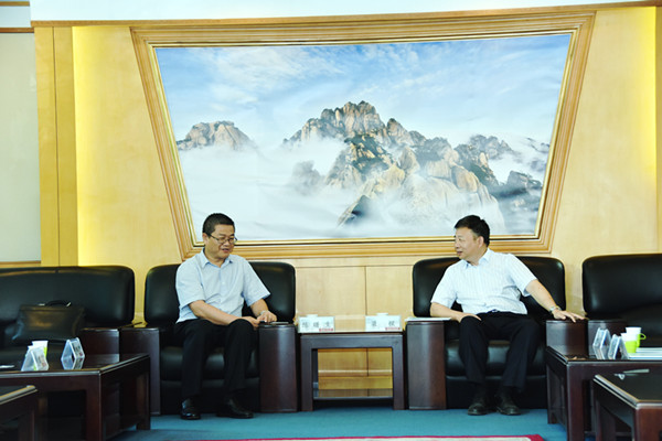 冰球突破mg正规官网与东江环保股份有限公司战略合作商讨会在我校召开